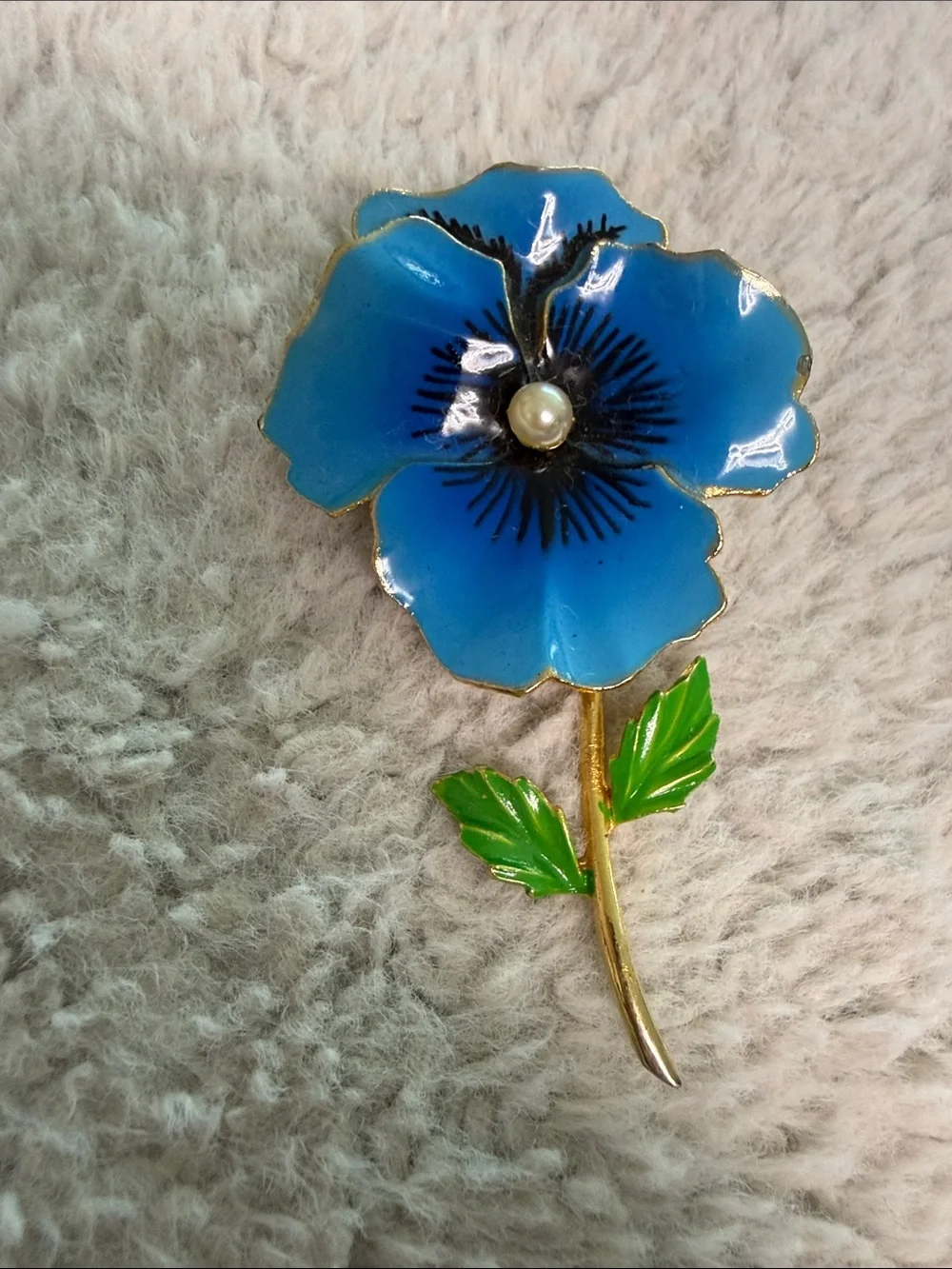 Blue Pansy Flower Shaped Brooch - Enamel And Gold Toned Vtg